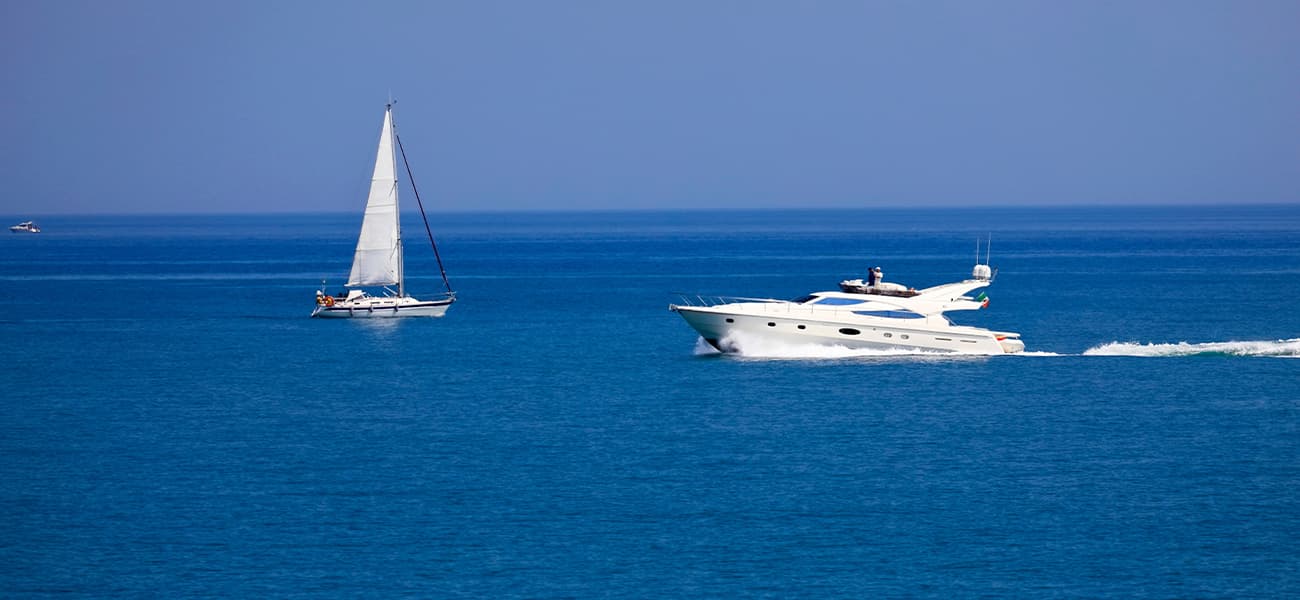 Maintenance Differences Between Motorboats and Sailboats